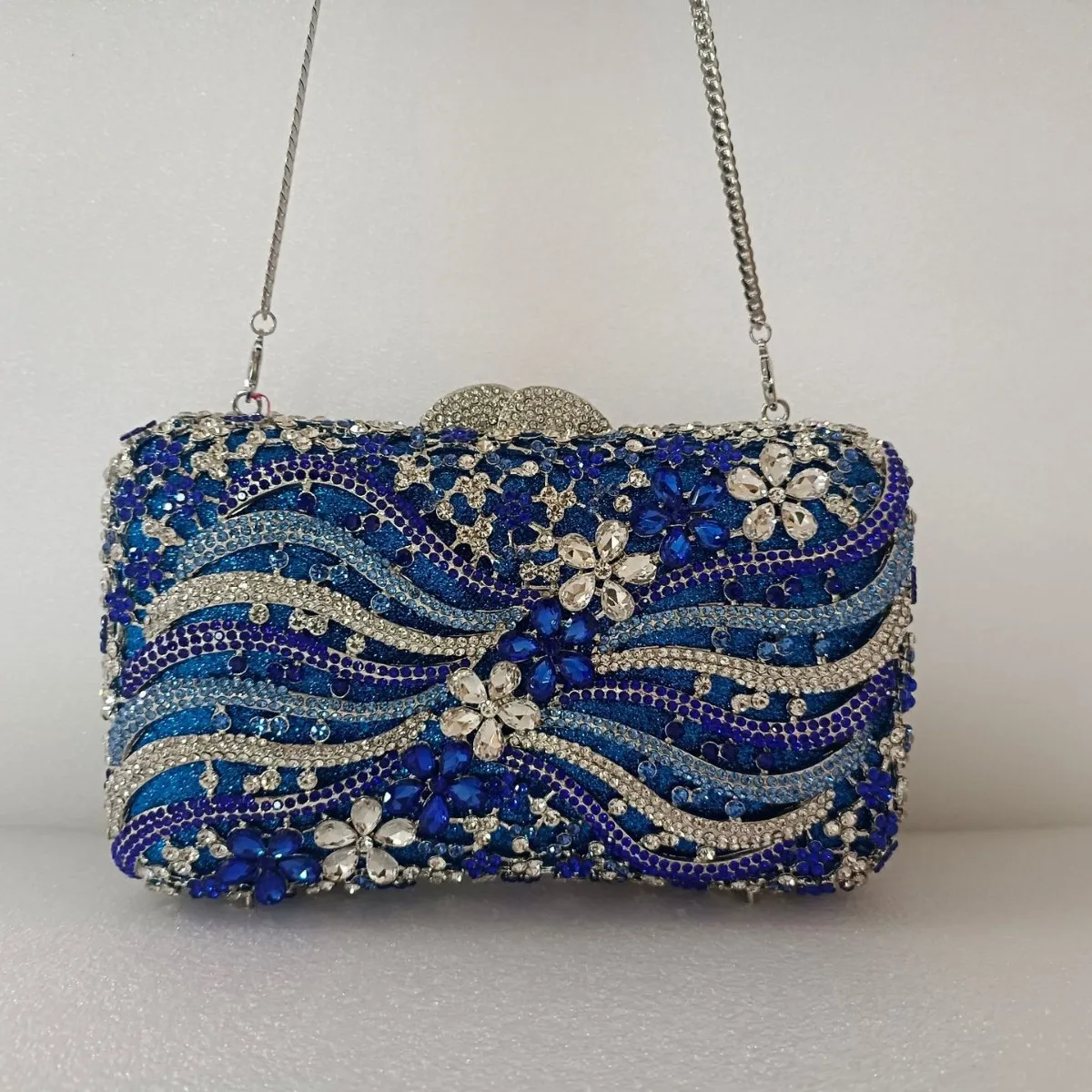 New diamond-encrusted dinner bag empty metal hard box diamond bag banquet dress