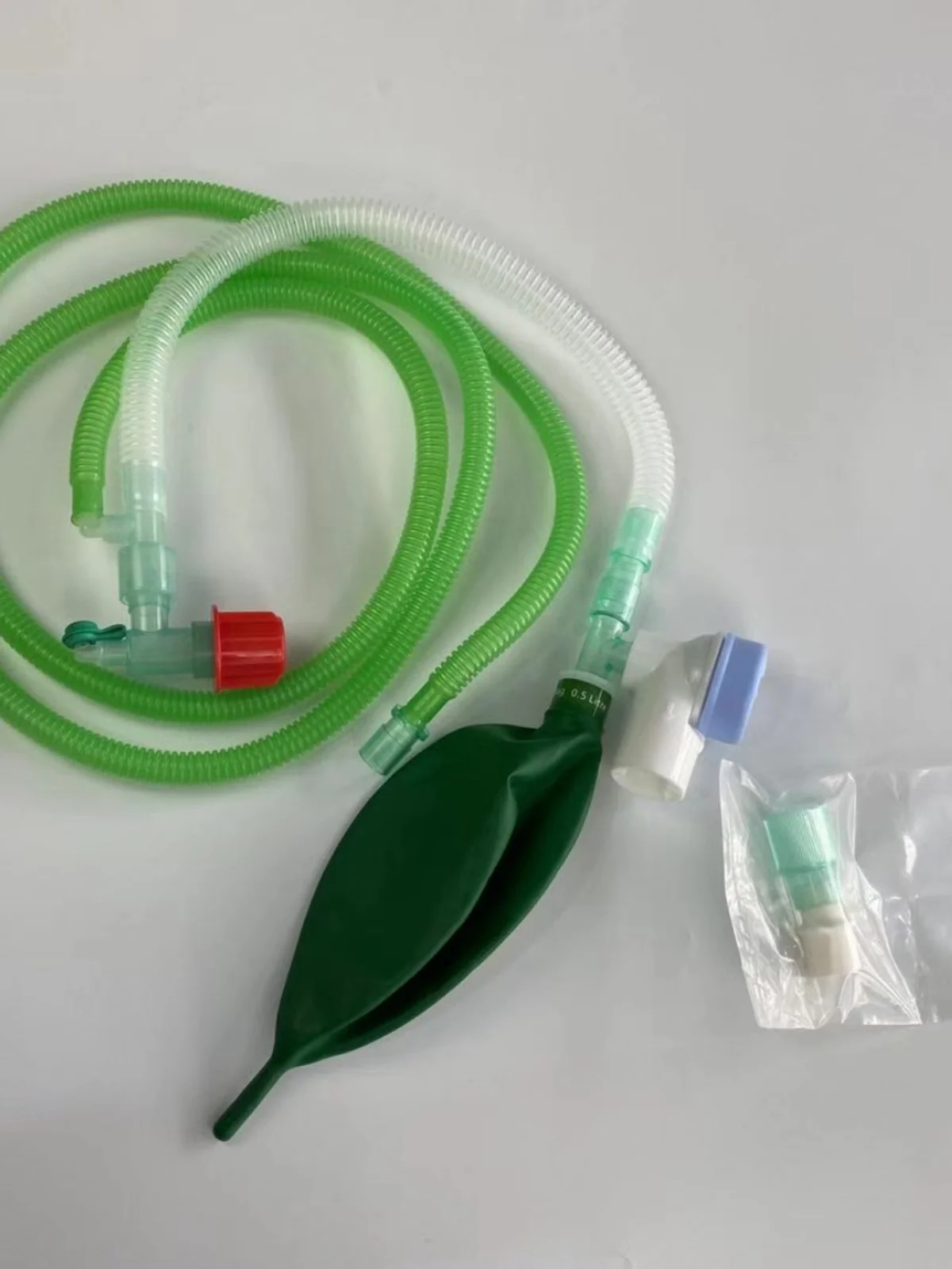 Open breathing tube of pet anesthesia machine   DC    Open breathing