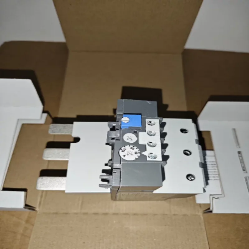 

Brand New Original Variable Frequency Drive ACS580-01-293A-4 ACS880-01-031A-2 ACS880-01-046A-2 ACS880-01-061A-2