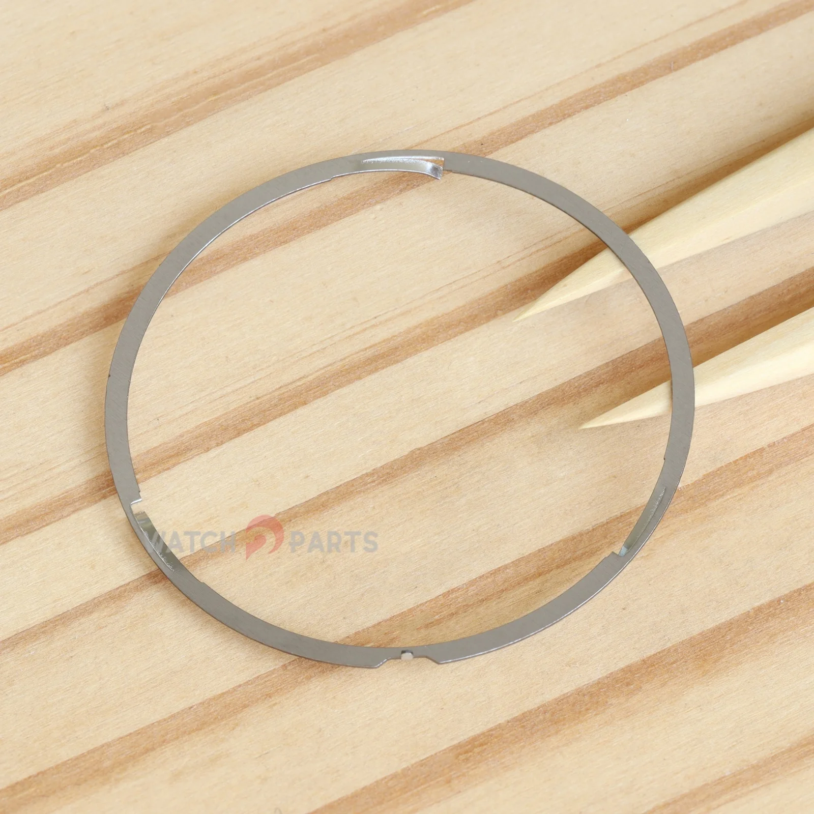 

Пружинный кольцевой фиксатор для безеля часов Omega Seamaster 210 42 мм