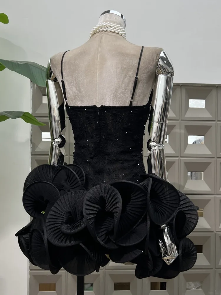 DFDG 2025 SS Vestido recortado transparente de diseñador para mujer Apliques florales en 3D Correas onduladas Orlo asimétrico Vestido de noche de boda en la playa