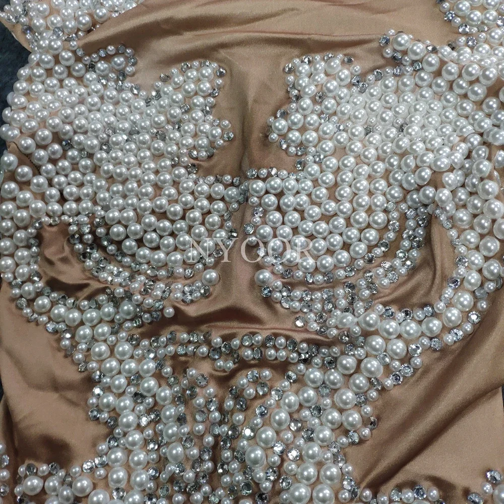Боди с блестящим жемчугом и кристаллами, женские цельные наряды телесного цвета, праздничная вечеринка, блестящий купальник со стразами, костюмы для певицы