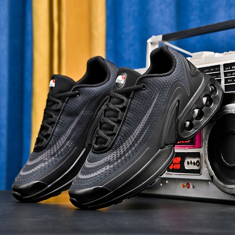أحذية رياضية رجالية كاجوال على الموضة لعام 2025 أحذية رياضية مضادة للانزلاق بوسادة هوائية أحذية ركض شبكية خفيفة الوزن قابلة للتنفس في الهواء الطلق