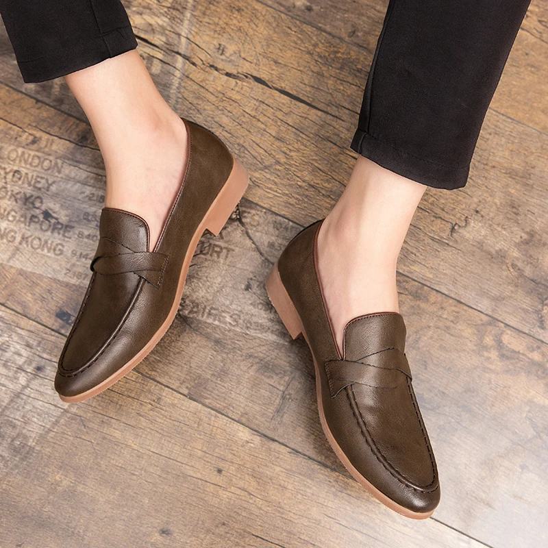 46 47 large size loafers men\'s new British Korean version of lazy slip-on pointy business formal casual leather shoes