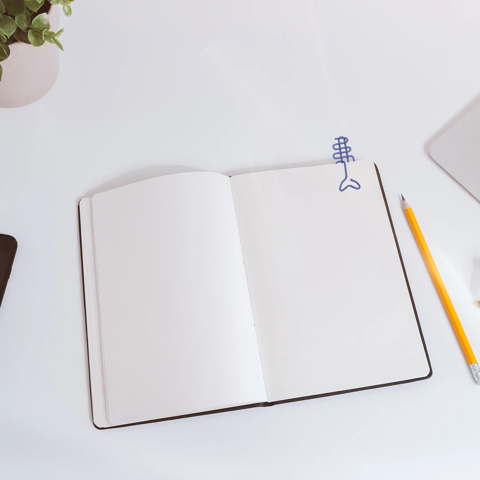 

30Pcs Light Bulb Shaped Paper Clips Fun Bright Bookmarking Clips for Office School Stationery Filing and Sorting Needs