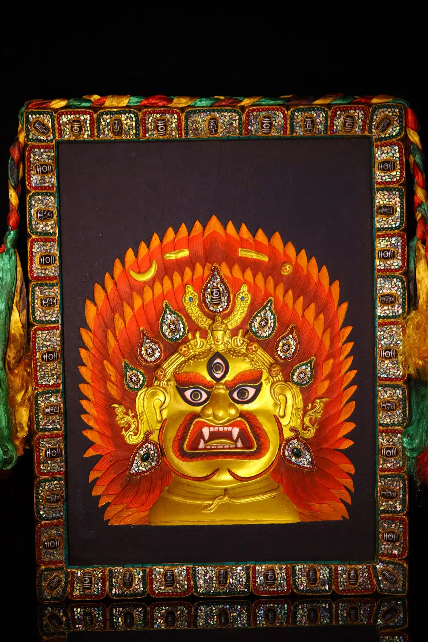 

Old Bodhi Root Painted Mosaic Gem gZi Beads Shell Mahakala Buddha Head Thangka hanging panel Worship Hall