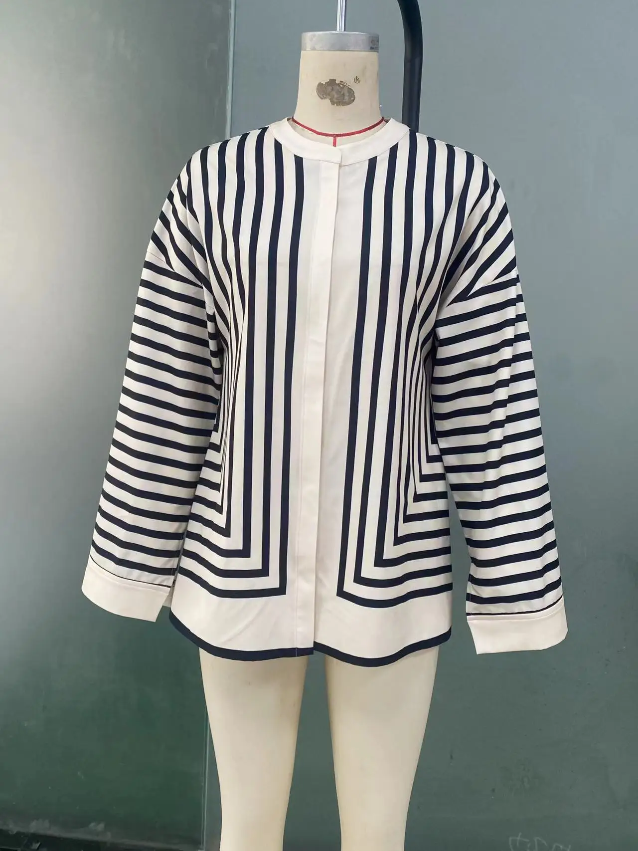 2025 New Women's Striped Shirt Bat Sleeve Loose Fashion High Street Long Sleeve Cardigan Top Personalized Blouses for Female