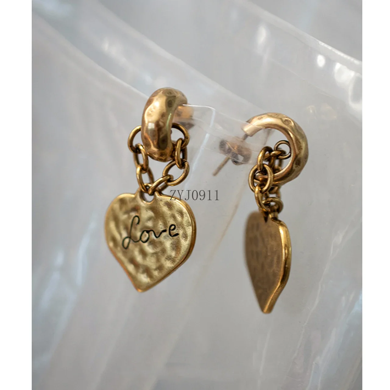 * Orecchini a cerchio punk con amore a forma di cuore di pesca in ottone di marca di design per le donne Gioielli di lusso di alta qualità Tendenza Bijoux Goth Boho