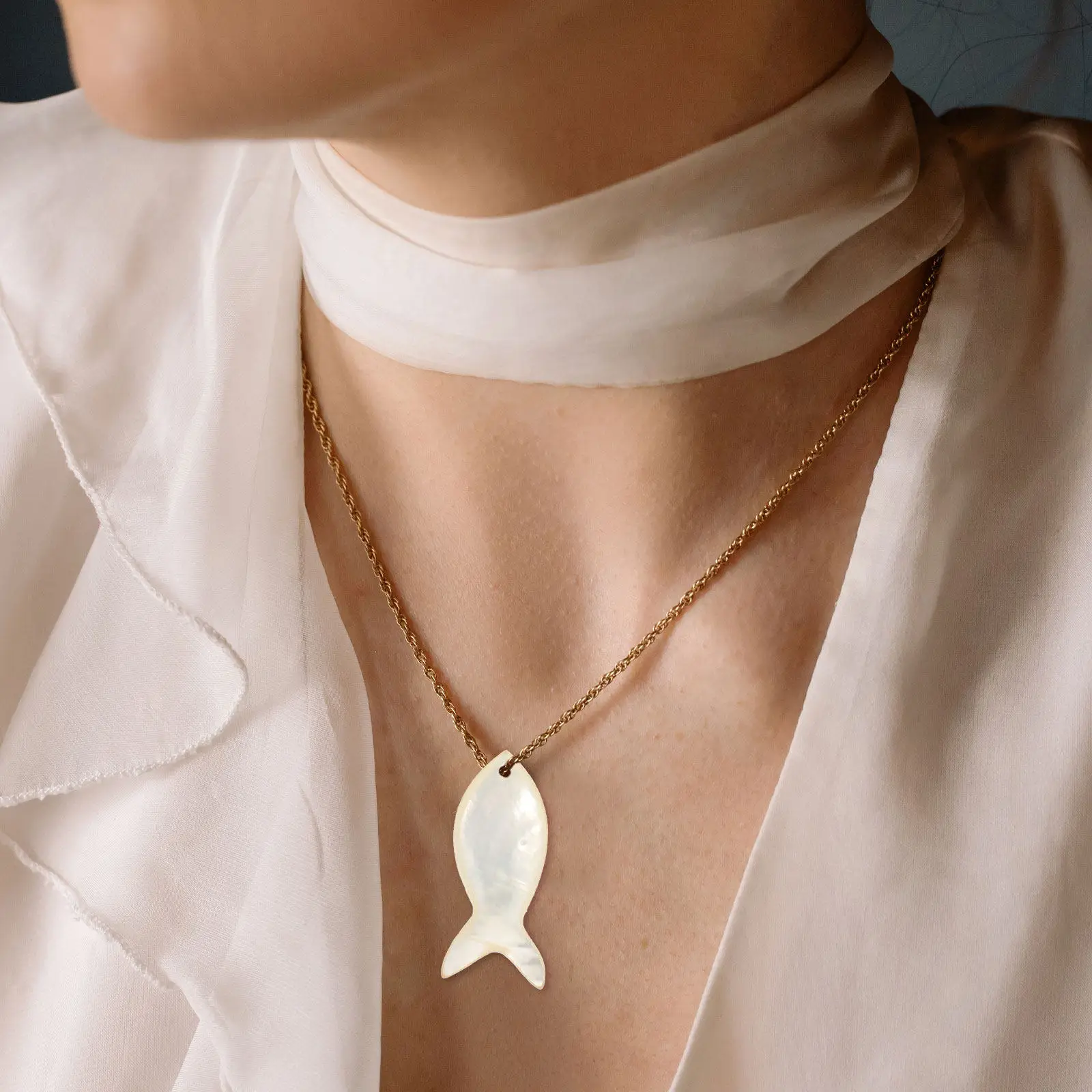 

10Pcs Fish Shape Pendant Natural Shell Texture Smooth Surface Ideal for DIY Jewelry Making Pendant Necklace Bracelet Earring