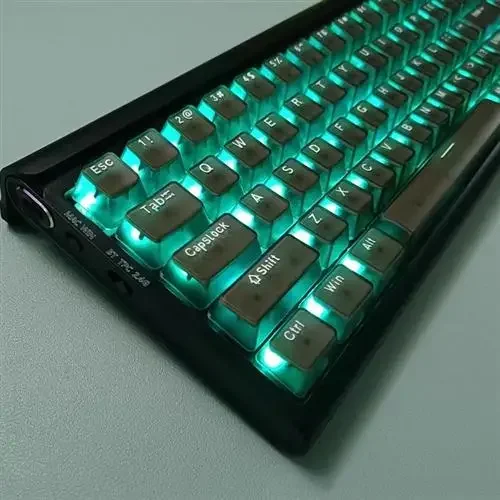 

Transparent keycap OEM height 131 key PBT material light transmission adaptation 64/68/75/84/87/96/98/104