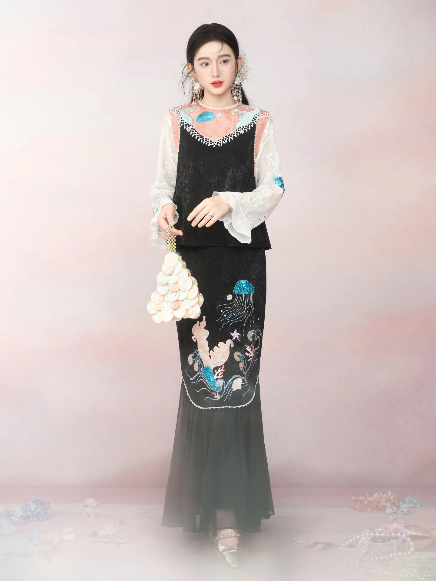 

Новый летний комплект: юбка с вышивкой в китайском стиле и модный жилет-топ для женщин