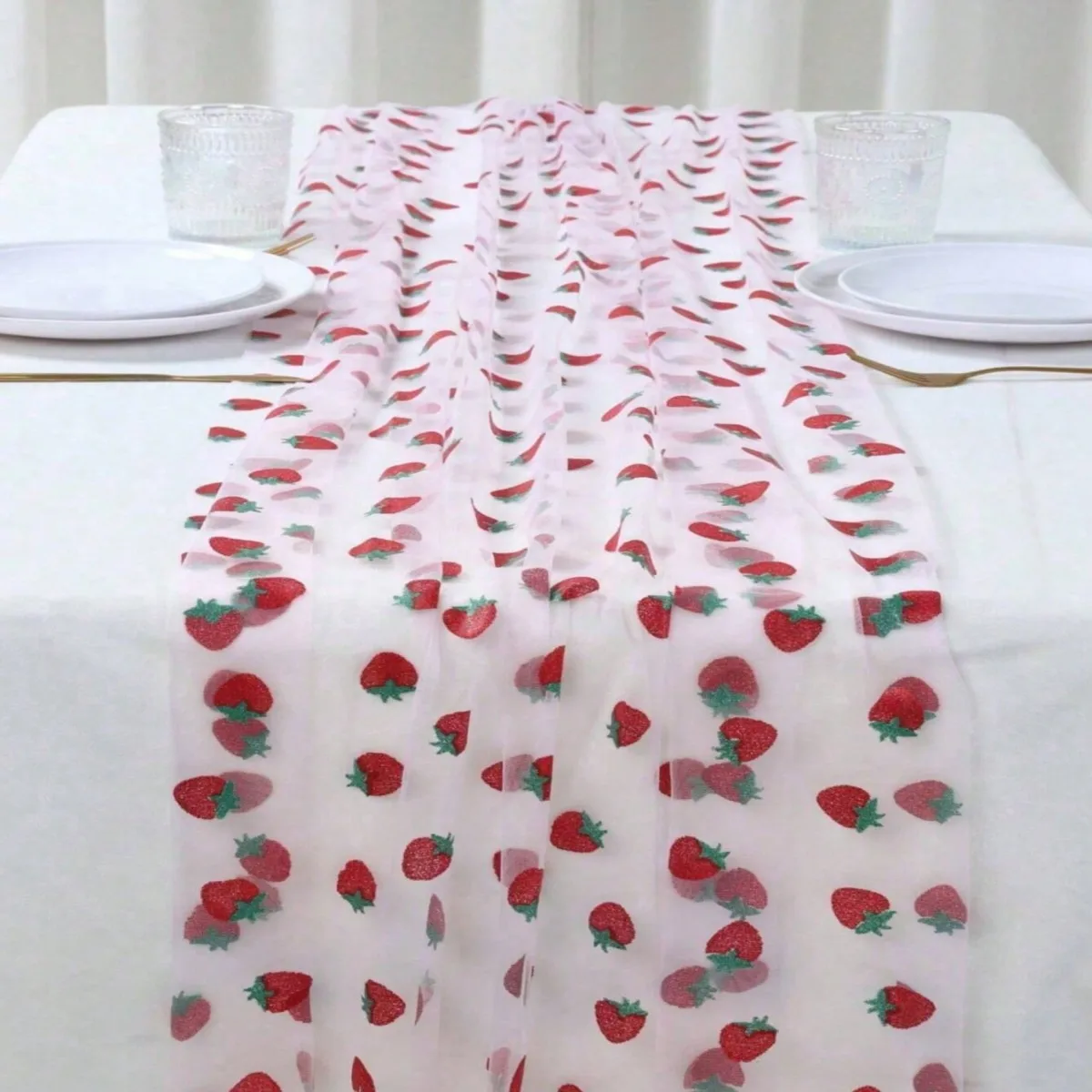 1 piece of strawberry-print tulle table runner Infuses your dining table with sweet vitality Birthday and wedding decorations