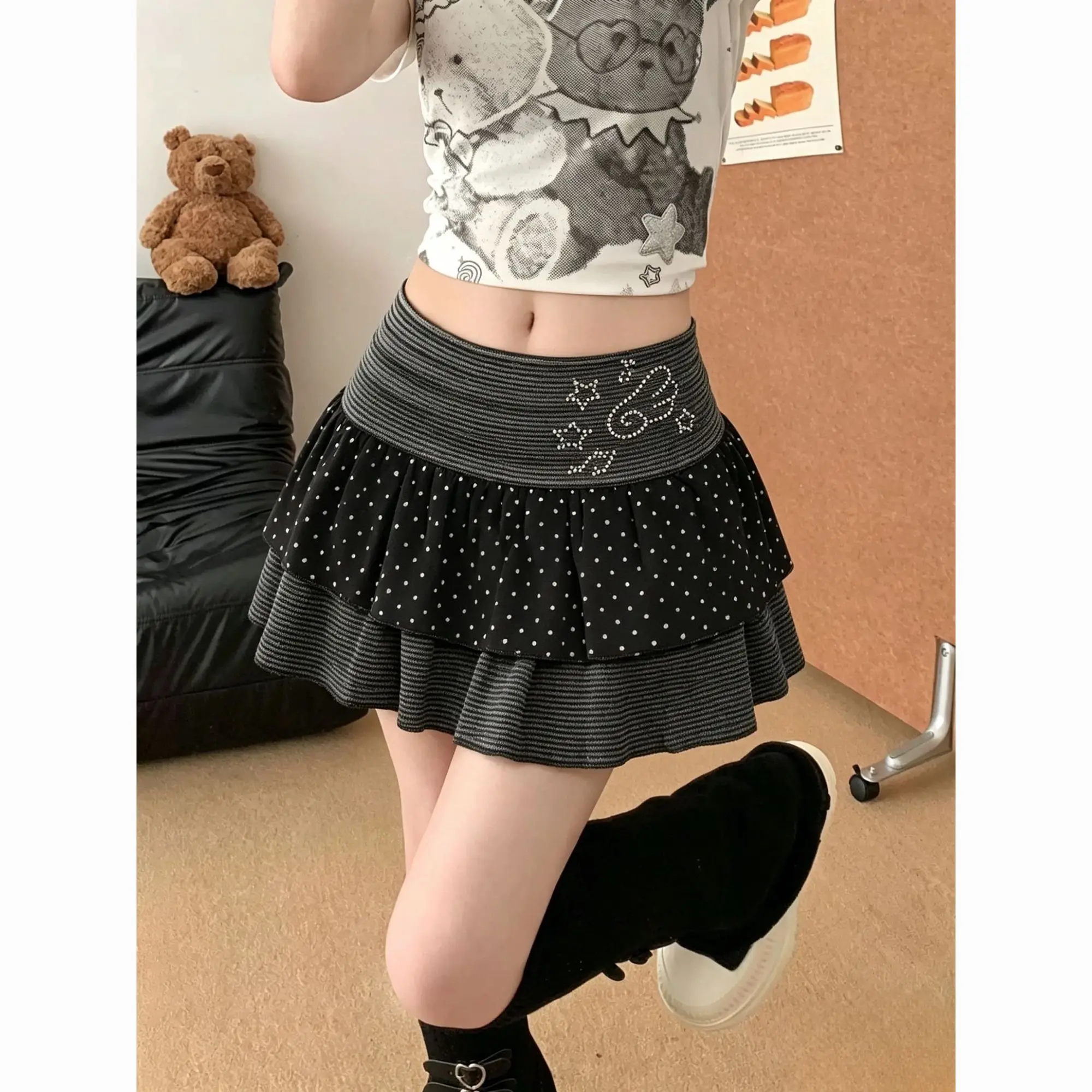 Y2K Grunge Punk Tiered Mini Skirt Rhinestone Music Note Star Striped Black Polka Dot Ruffle Women Alt Street Short Skirt Sweet