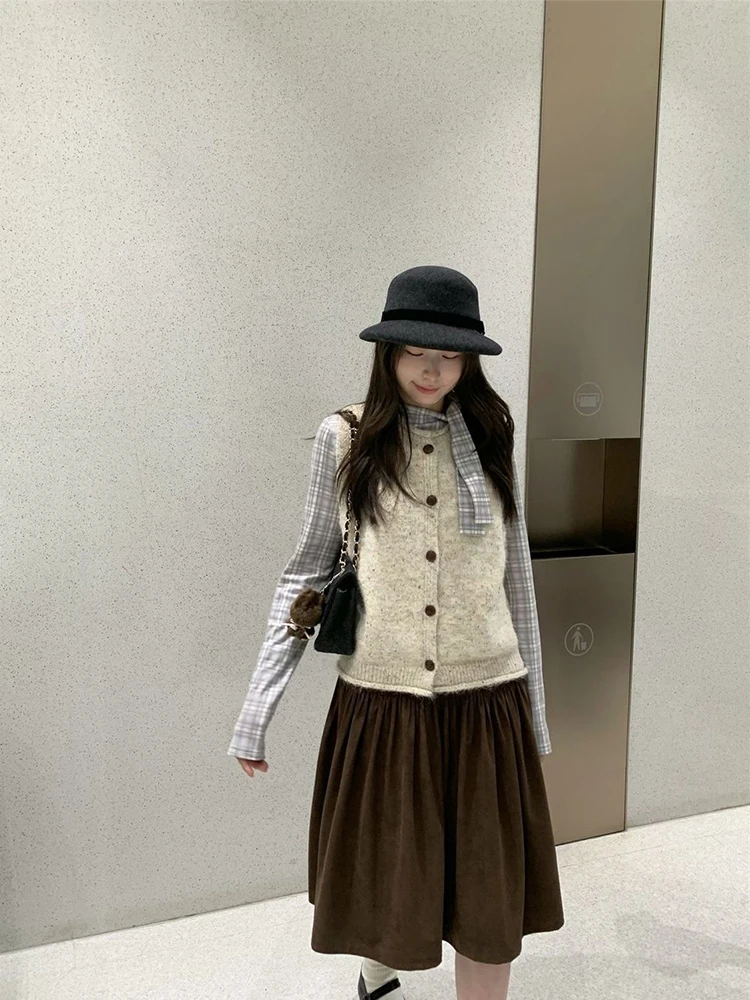 

2025 Autumn New Corduroy Short Skirts Button Design Women's Skirt Fashion Casual High Waisted A-line Midi Skirts