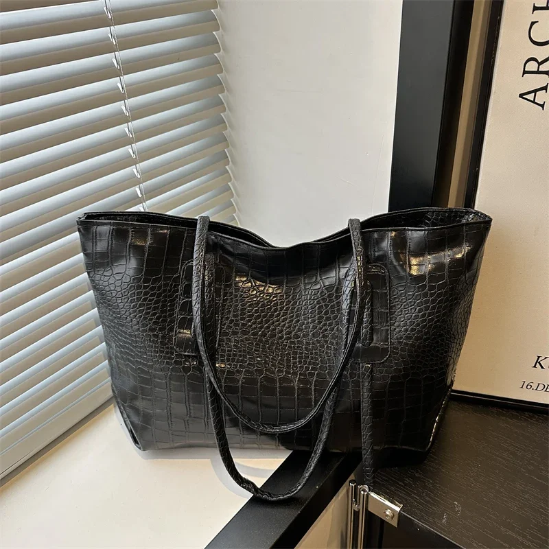 

Large Capacity Women's PU Tote Bag Crocodile Print Lightweight Zipper Shoulder Bag Fashion Commute Shopping Essential