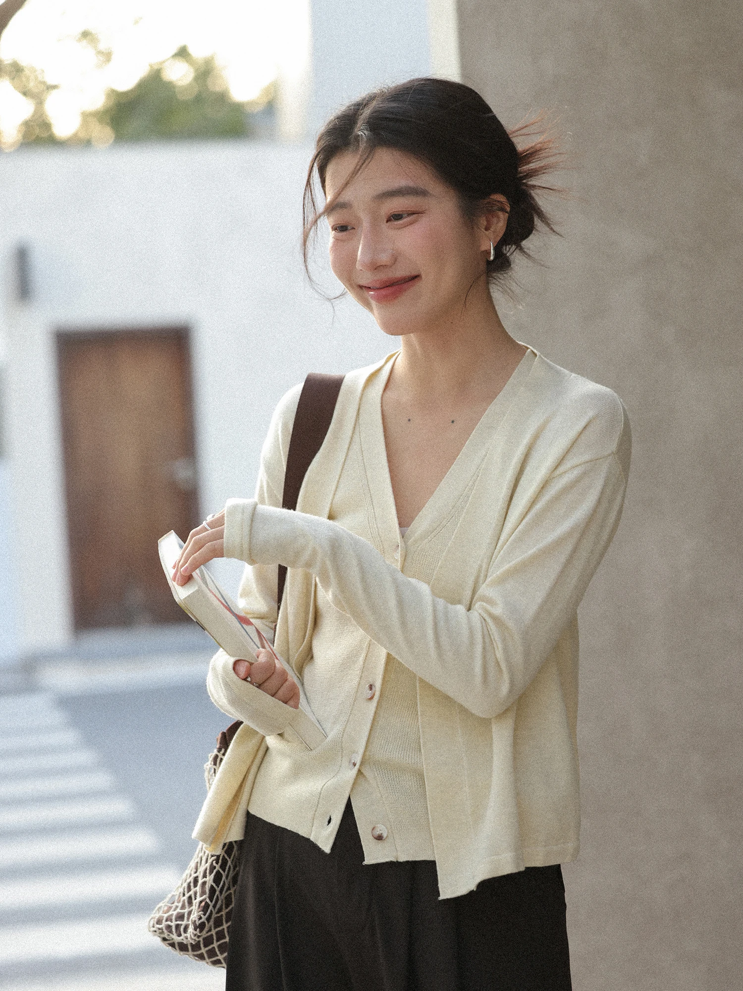 

Soft Knitted Long Sve V-Ne Cardigan Women's Spring 2026 New Sle Korean Gentle Sle Two-Piece Set with Button Detail