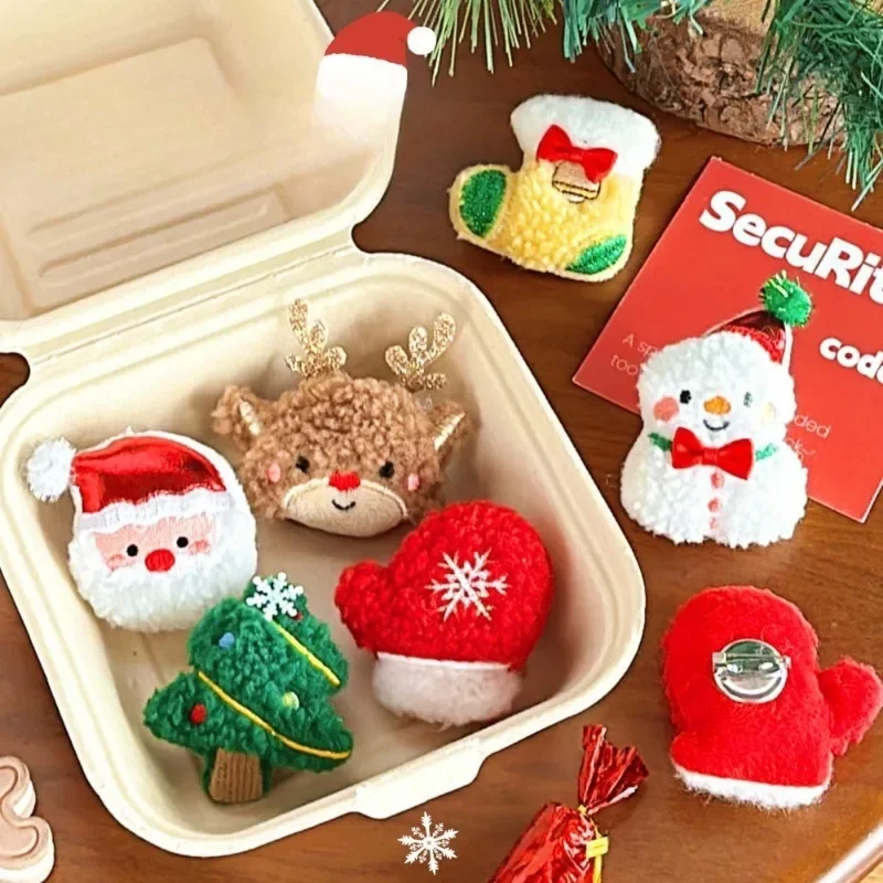 

Cute Christmas Plush Brooch for Girls - Versatile Bag Accessories, Clothing Decor, Adorable Plush Doll, Ideal for Home Use