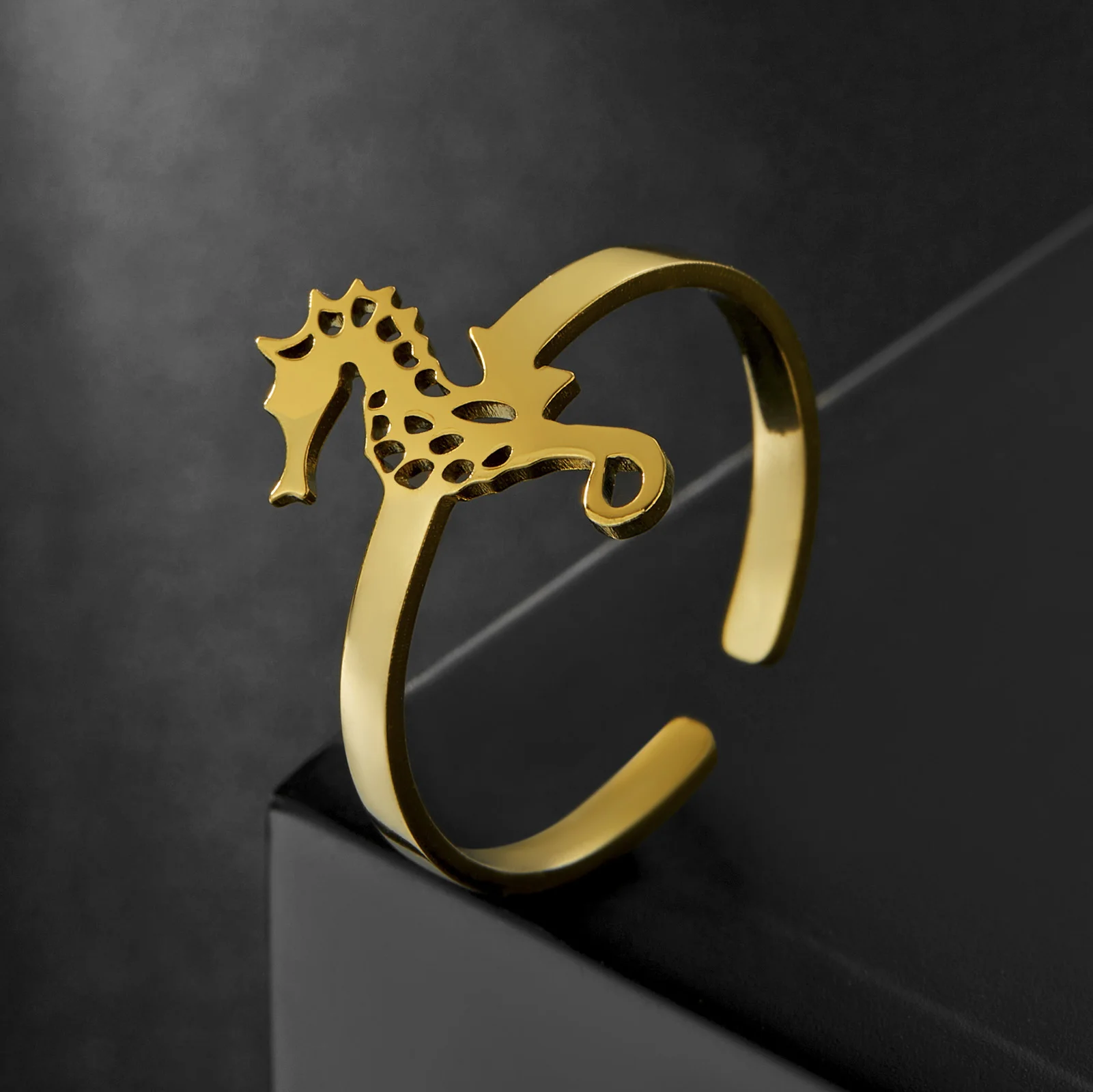 Skyrim Cute Ocean Seahorse Ring Women Stainless Steel Gold Color Adjustable Open Finger Rings Hippocampus Animal Jewelry Gift