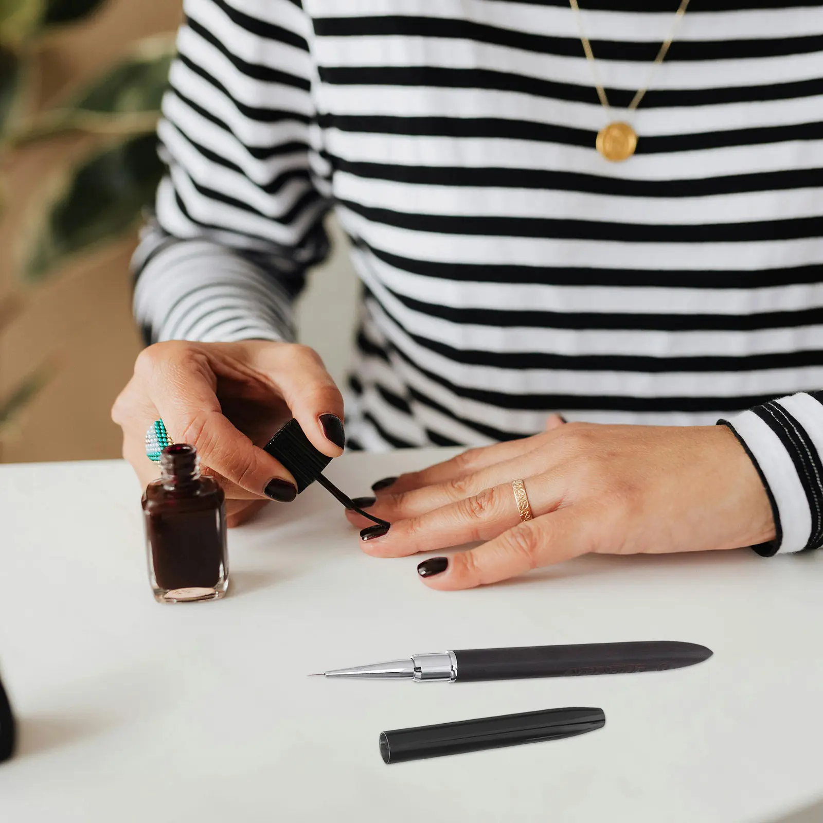

Профессиональные кисти для дизайна ногтей из сандалового дерева, 6 мм, с удобной ручкой, для прорисовки тонких линий и деталей, принадлежности для маникюра