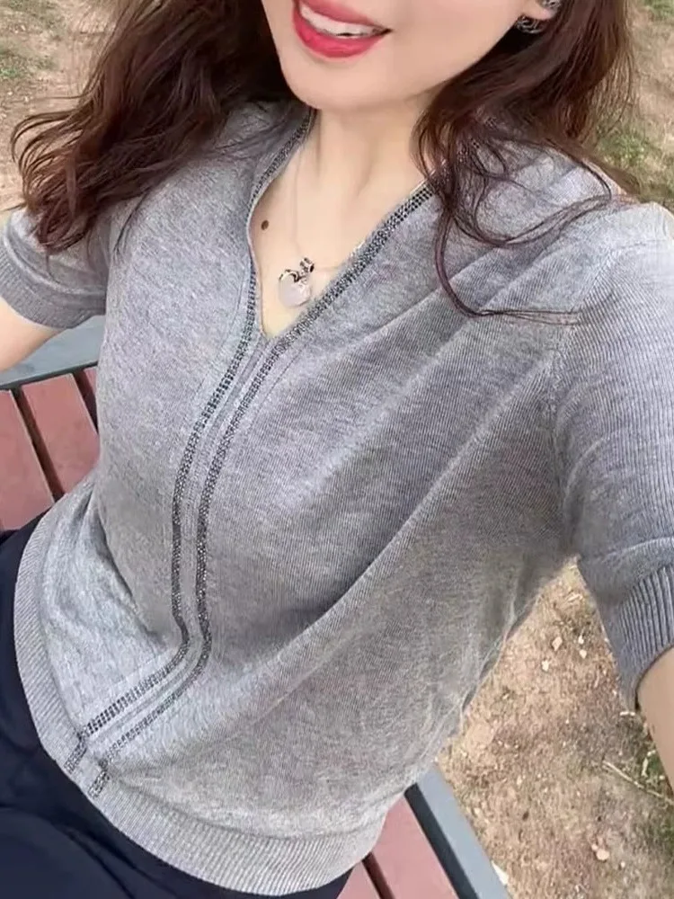 بلوزة نسائية أنيقة بياقة على شكل V وأكمام قصيرة، مزينة بالأحجار الكريمة، تصميم كوري، إصدار صيفي جديد، متعددة الاستخدامات ومظه... #4