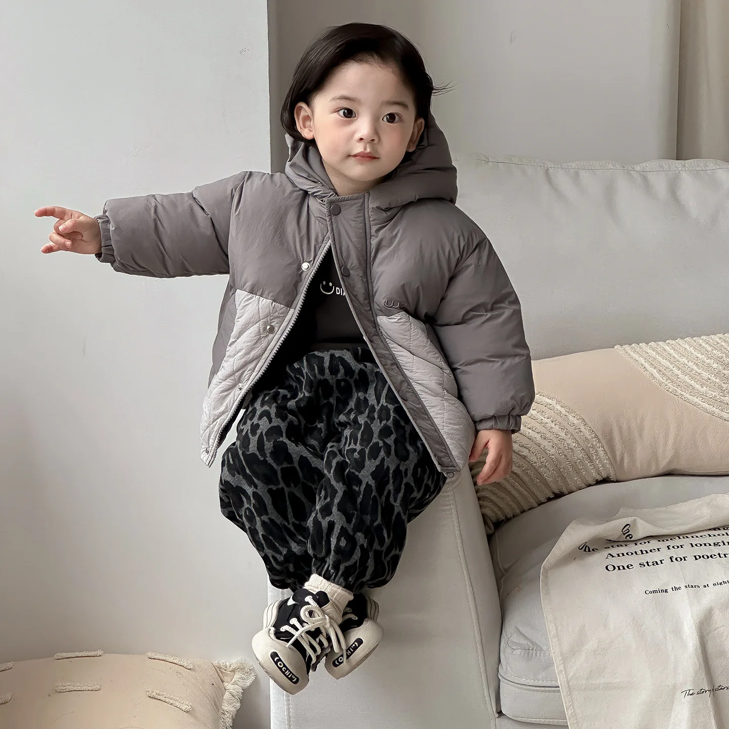 

2025 Newborn Girl Winter Clothes Hooded Thick Warm Toddler Girl Down Jacket Casual 90% White Duck Kids Baby Girl Outerwear Coat