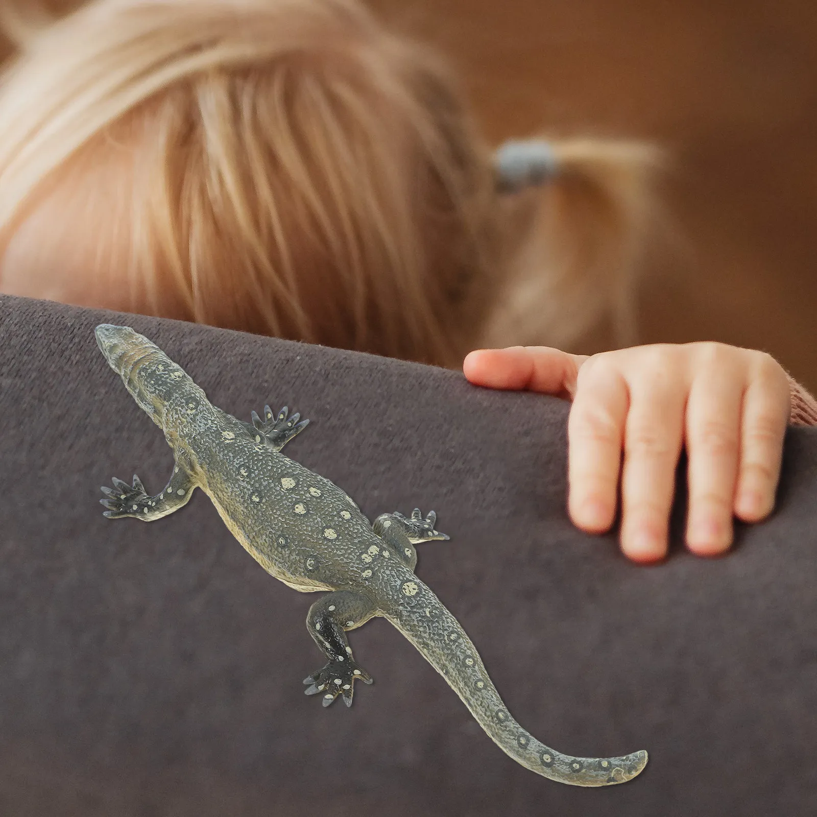 

Lifelike Eye-Spotted Monitor Lizard Sculpture Plastic Animal Decoration for Cognitive Development Kids Room Desk Shelf Reptile