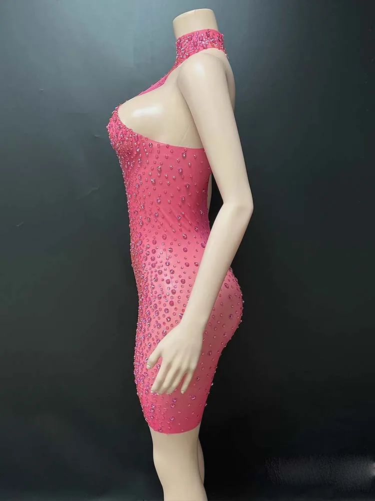고품질 라인스톤 섹시한 홀터넥 메쉬 핑크 드레스 2025 신상 맞춤 여성 의류