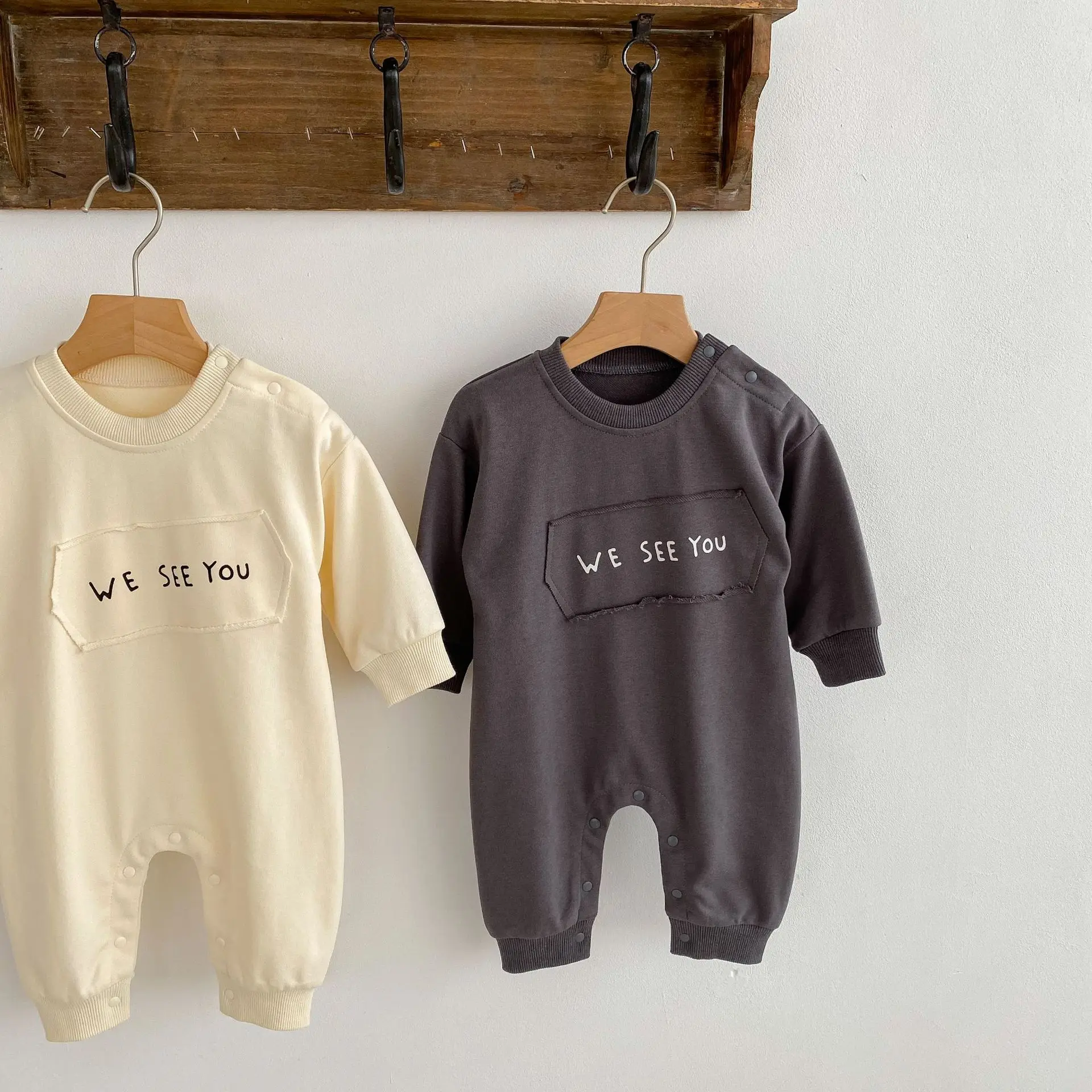 Spring Baby Bodysuit Solid Color Long-sleeved English Stickers Long Crawling Suit Sweatshirt Westernized Baby Fart Wrap