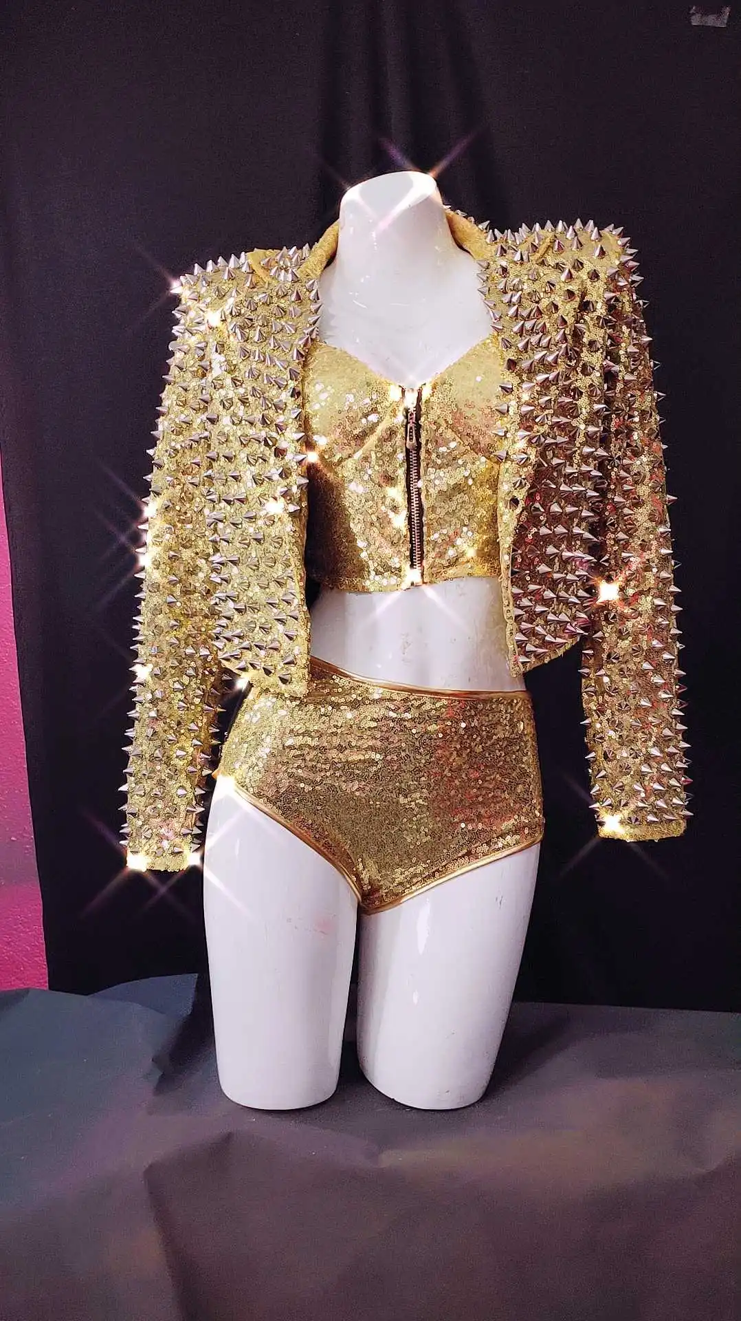 Show Girl Outfit   2025 Nightclub Gogo Dancer Stage Costume Rivet Jacket Sequins Bikini Shorts Pole Dance Clothes Music Festival