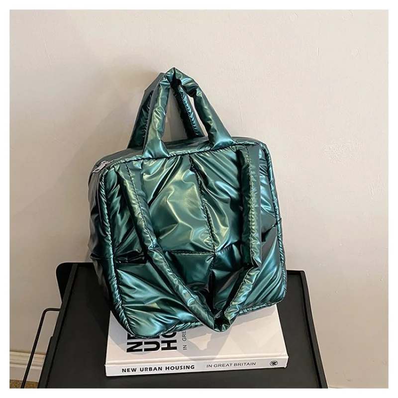 

Ladies Chic Leather Crossbody Bag For Daily Commute With Adjustable Strap In Classic Design