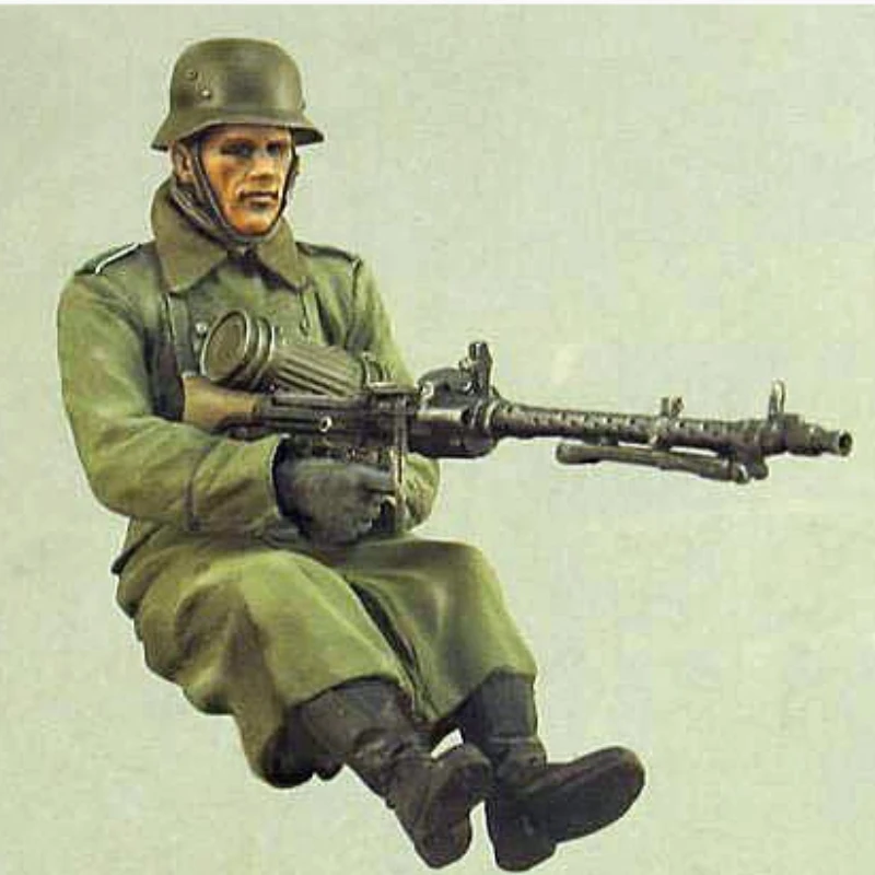 

1/35 Scale Resin Figure Assembled Model Kit WW2 Winter Infantry Single Hobby Miniature Unassembled and Unpainted Diorama GK Toys