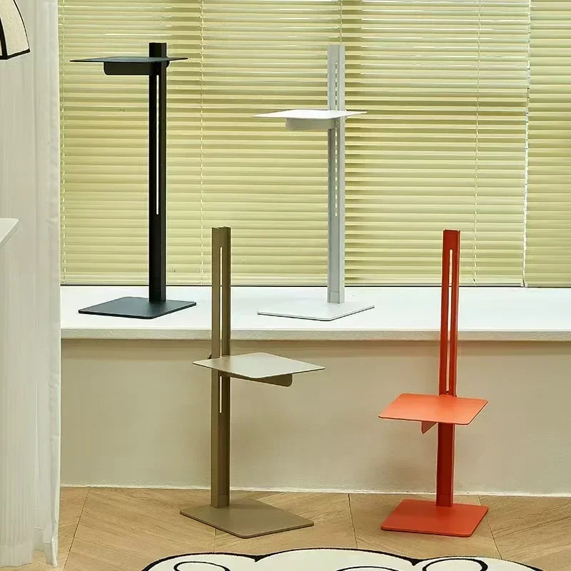 โต๊ะข้างโซฟาสแตนเลสแบบยกได้ โต๊ะข้างโซฟาเหล็กทรงสี่เหลี่ยมเล็ก โต๊ะข้างเตียงในห้องนอนพร้อมชั้นวางของ