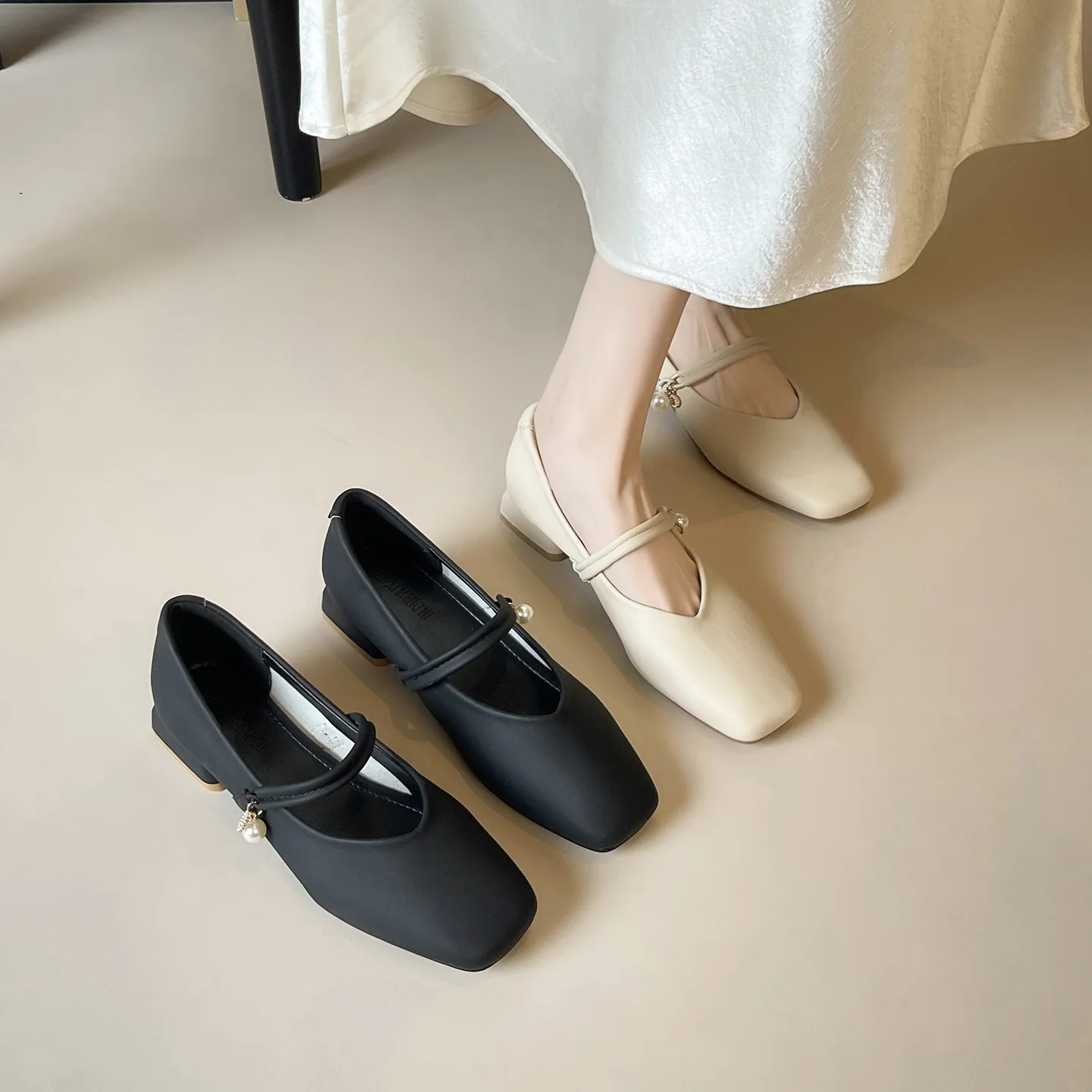 

Женские повседневные балетки в стиле Лолиты с квадратным носком на низкой мягкой подошве, элегантные модные туфли Мэри Джейн с пряжкой во французском стиле ретро