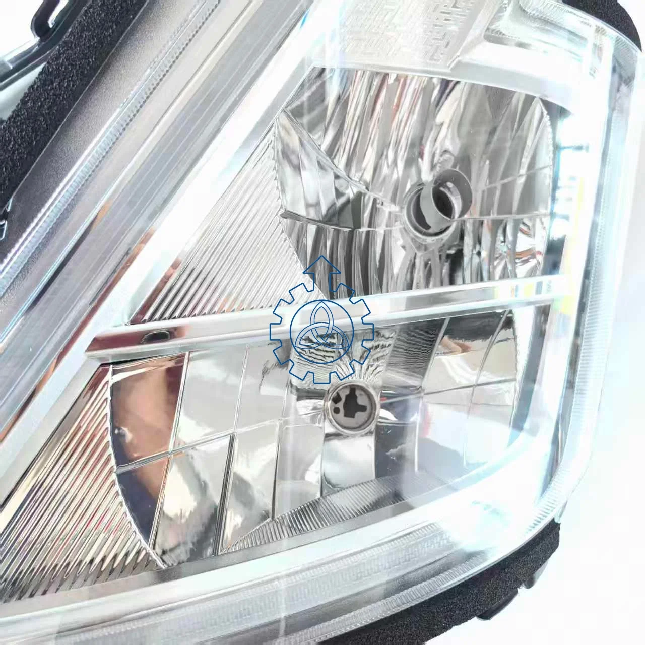 للمصباح الأمامي لشاحنة فولفو FMX، الجانب الأيسر، محرك اليد اليسرى، كهربائي، بدون مصدر ضوء OE: 23752821 23752823