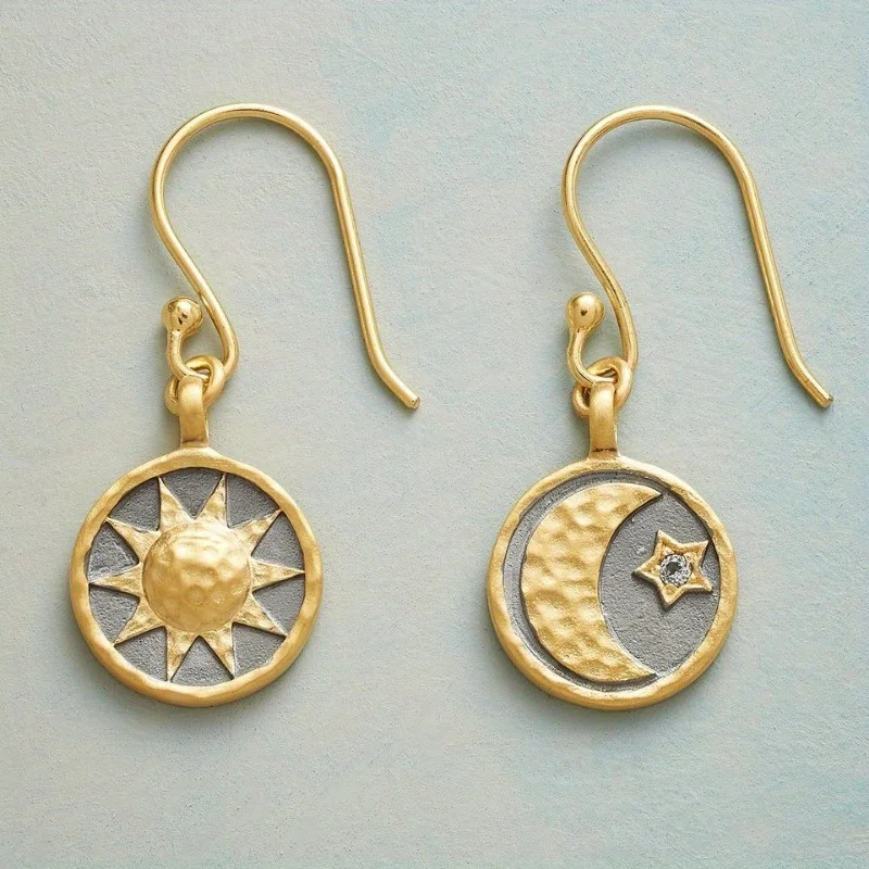 أقراط كلاسيكية منحوتة يدويًا على شكل شمس وقمر مرصعة بالزركون الصناعي أقراط متدلية على الطراز البوهيمي للنساء