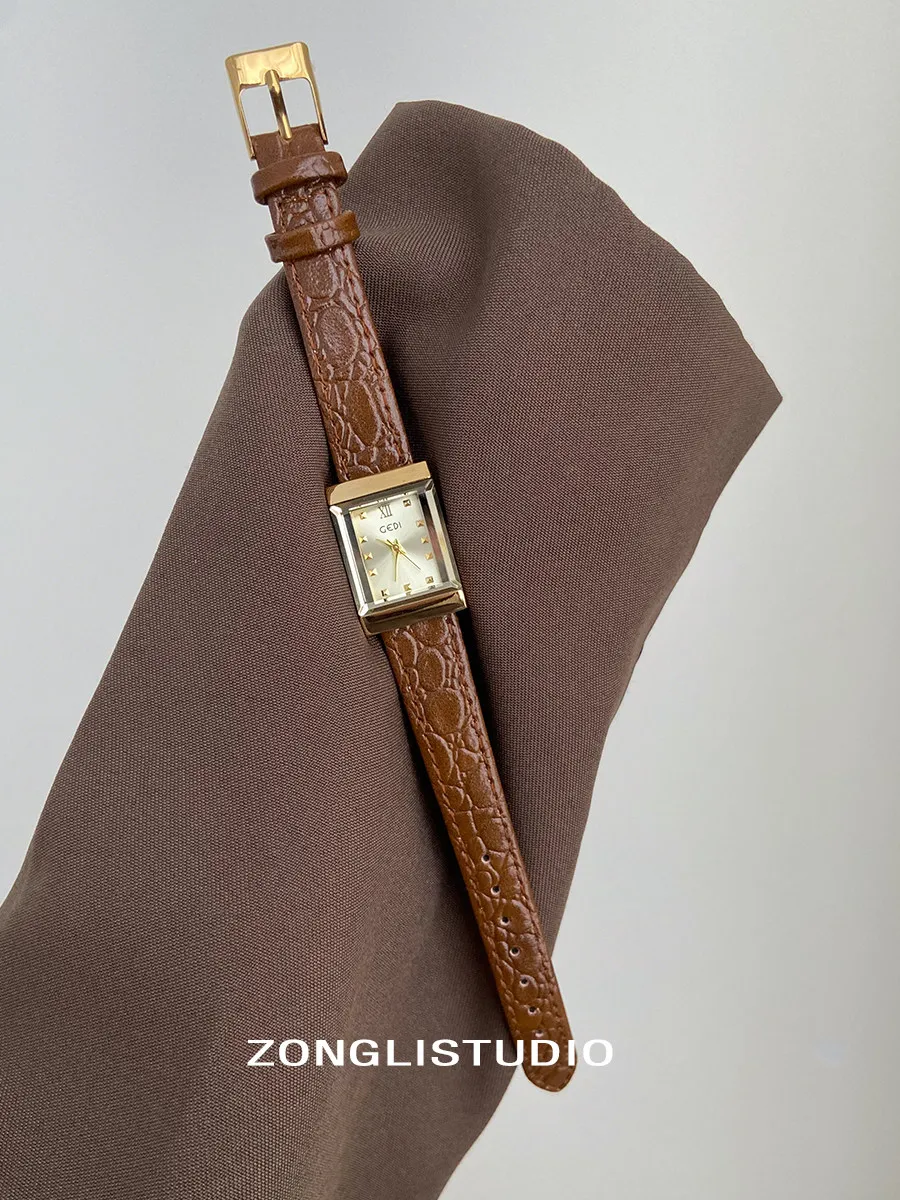 New Women'S Square Watch Simple Elegant, Fashionable, Luxurious, Small And Exquisite, With A Leather Strap – A Unique Timepiece.