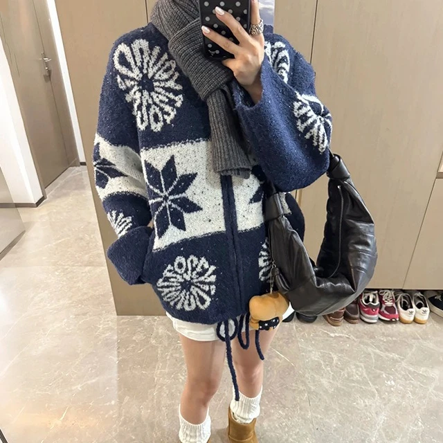 

Women's autumn and winter new knitted jacket long sleeved loose and comfortable women's winter warm top