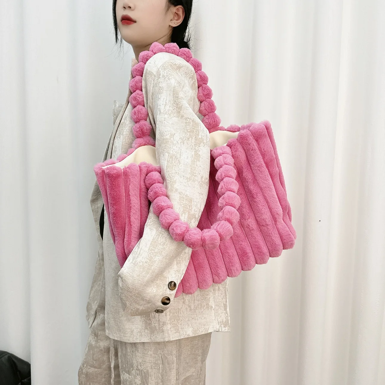 2026 New Autumn Winter Women Plush Tote Bag, Macaron Color Large Capacity Shoulder Handbag for Students Daily Commute