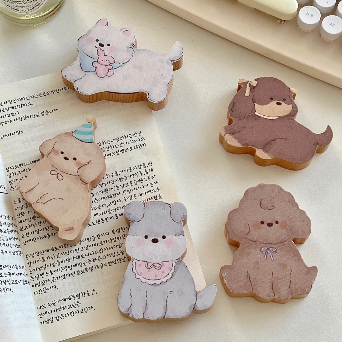 

Puppy Solid Wood Magnetic Bottle Opener Cartoon Cute Refrigerator Sticker Decoration Engraved Portable Wine Bottle Opener