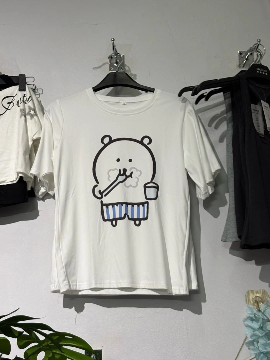 Summer Cute Cartoon Round Neck Printed T-shirt with Cartoon Pattern Self Deprecating Bear, Give To Girlfriend and Best Friend