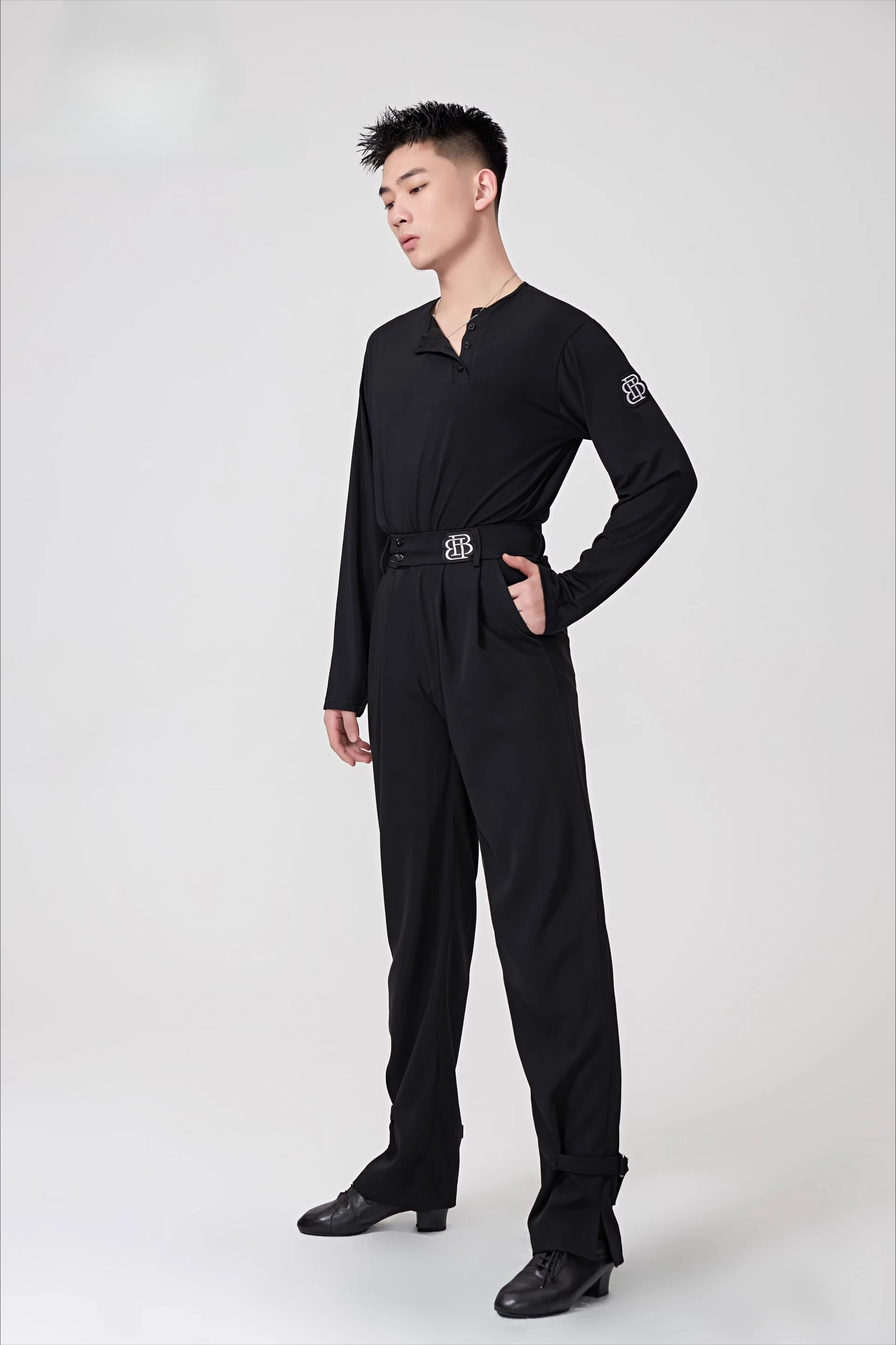 ที่กําหนดเองผู้ชายผู้ใหญ่เต้นรําละตินเครื่องแต่งกายมาตรฐานแห่งชาติ Modern Dance กางเกง Western กางเกงเอวสูงการฝึกอบรมกางเกง faldas