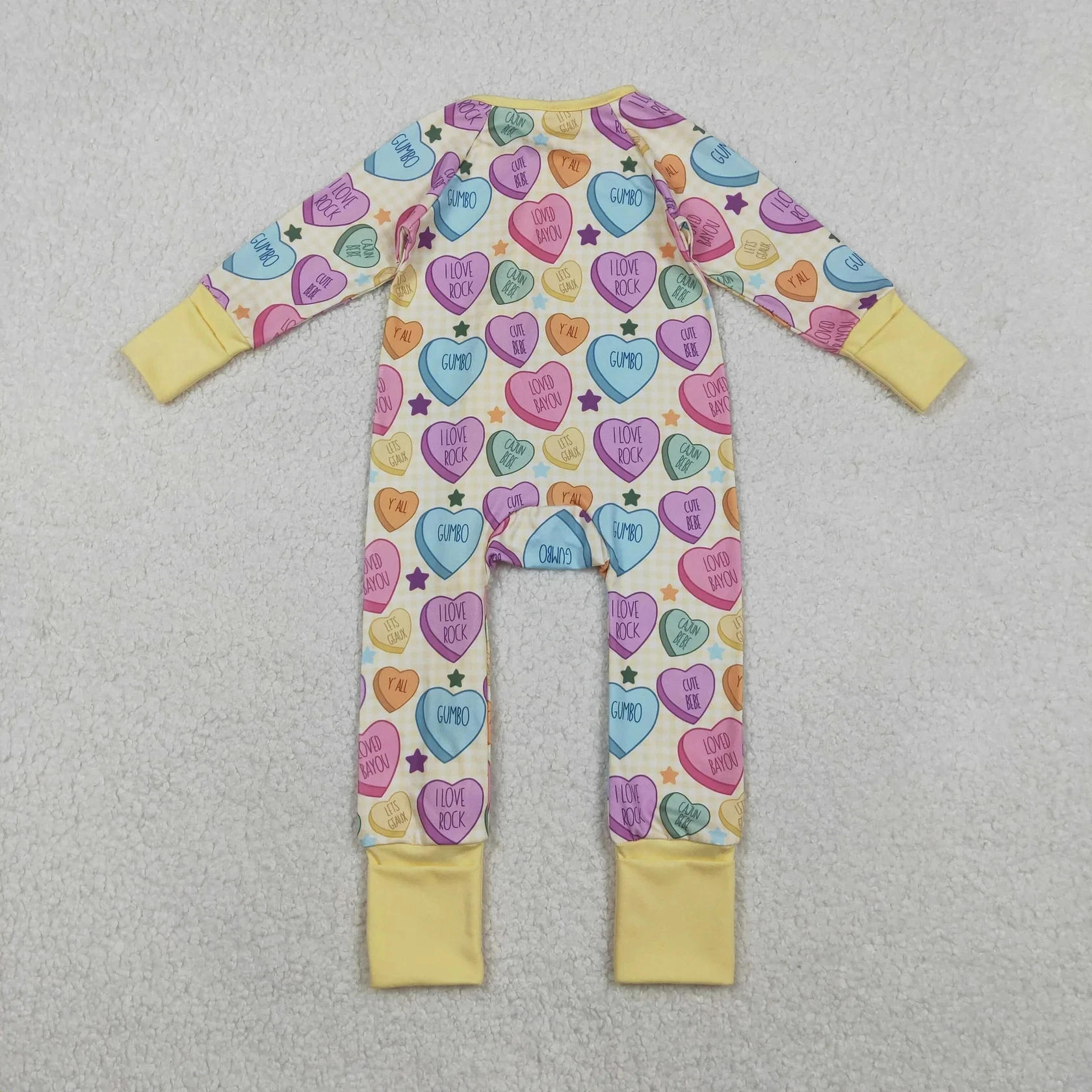 الجملة الأطفال الفتيات طويلة الأكمام عيد الحب قلوب سستة رومبير طفلة فوتي ملابس خاصة الاطفال طفل الوليد ارتداءها