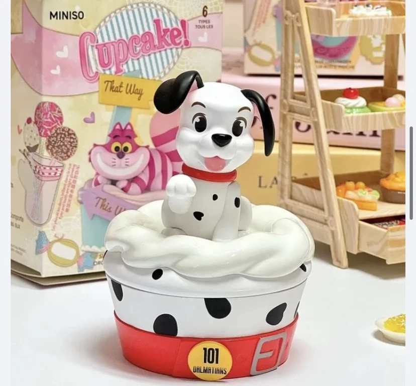 MINISO boneka asli ornamen meja mainan hadiah Natal Hari Anak kotak misteri seri Cupcake lucu kotak buta karakter Disney