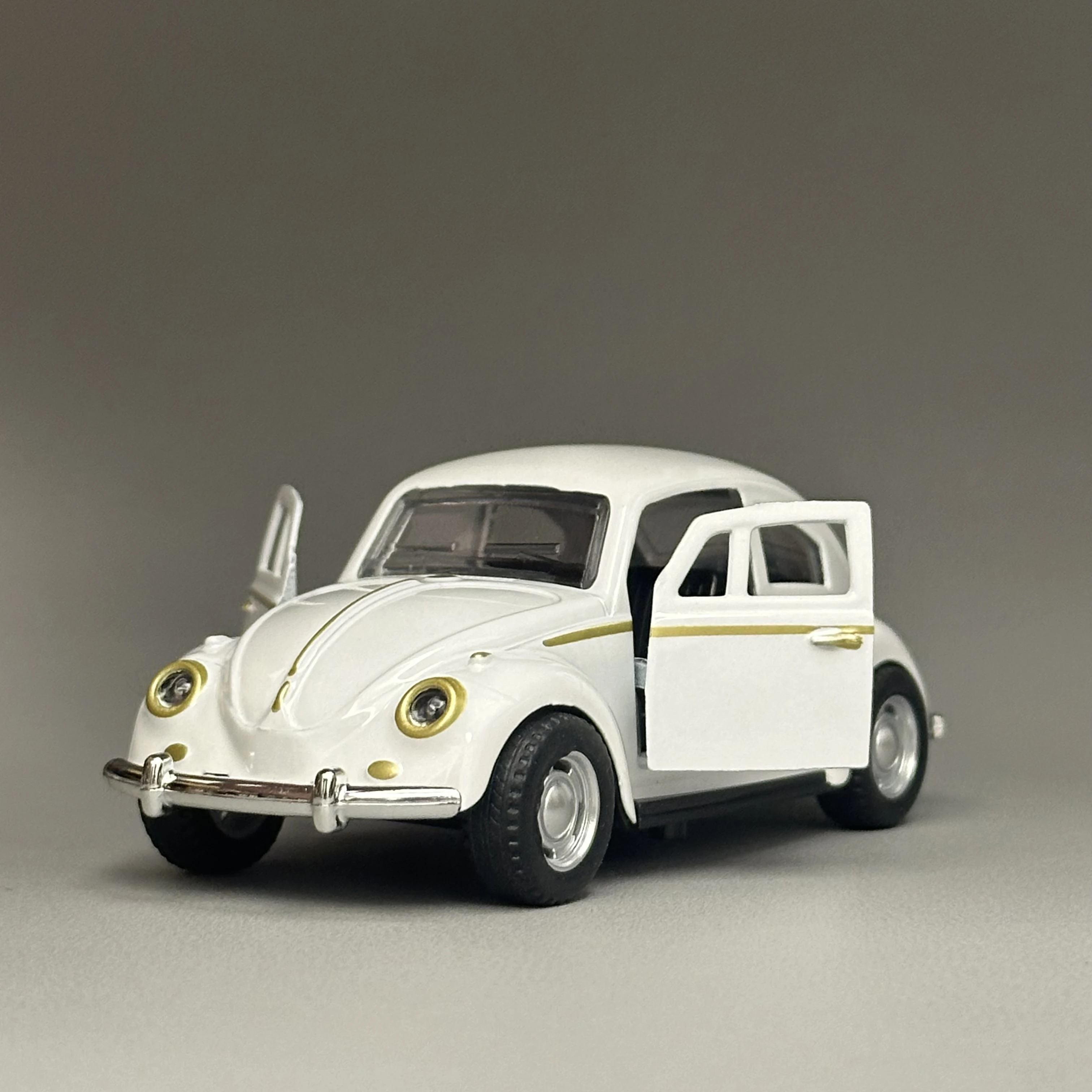 1/36 Scale Diecast Alloy Beetle Model Car Classic Retro Vehicle Toy Metal Body Pull Back Function Opening Doors Mini Car Gifts view 3