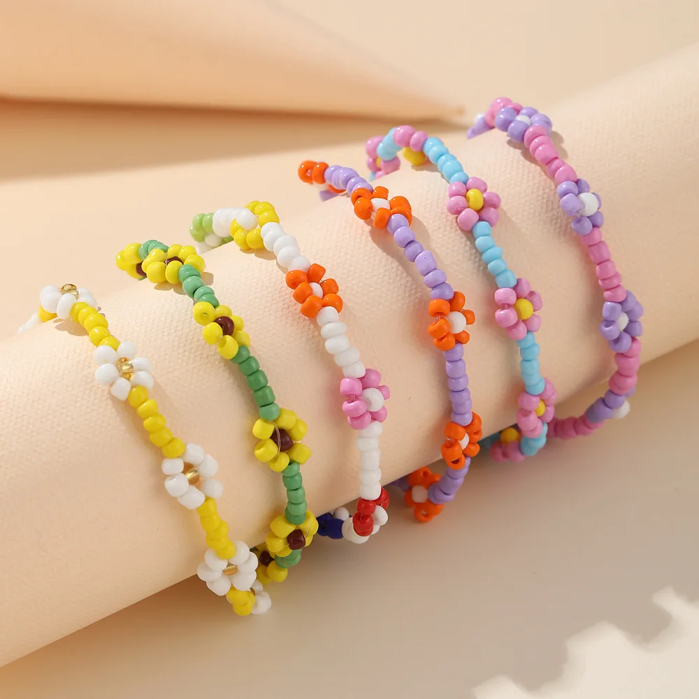 1Set Fashionable and Versatile Flower Rice Bead Elastic Rope Bead Bracelet Bohemian Beach Vacation Style Bracelet forWomen