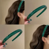 Nueva diadema de gelatina verde pálido con dientes, diadema antideslizante, horquilla versátil para lavado de cara, accesorios para el cabello con temperamento