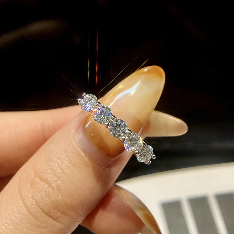 #16 Moissanites Comparison Guide