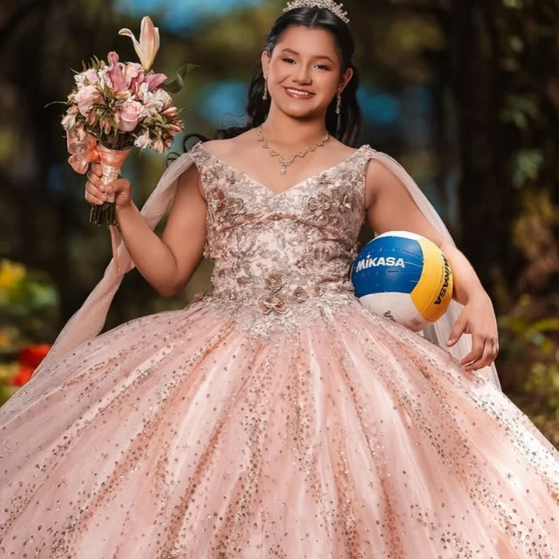

Блестящее розовое платье Quinceanera, кружевное платье с кристаллами, тюлевая блестящая наклейка, длинный хвост, платья de 15, Quinceanera ﻿ Индивидуальный