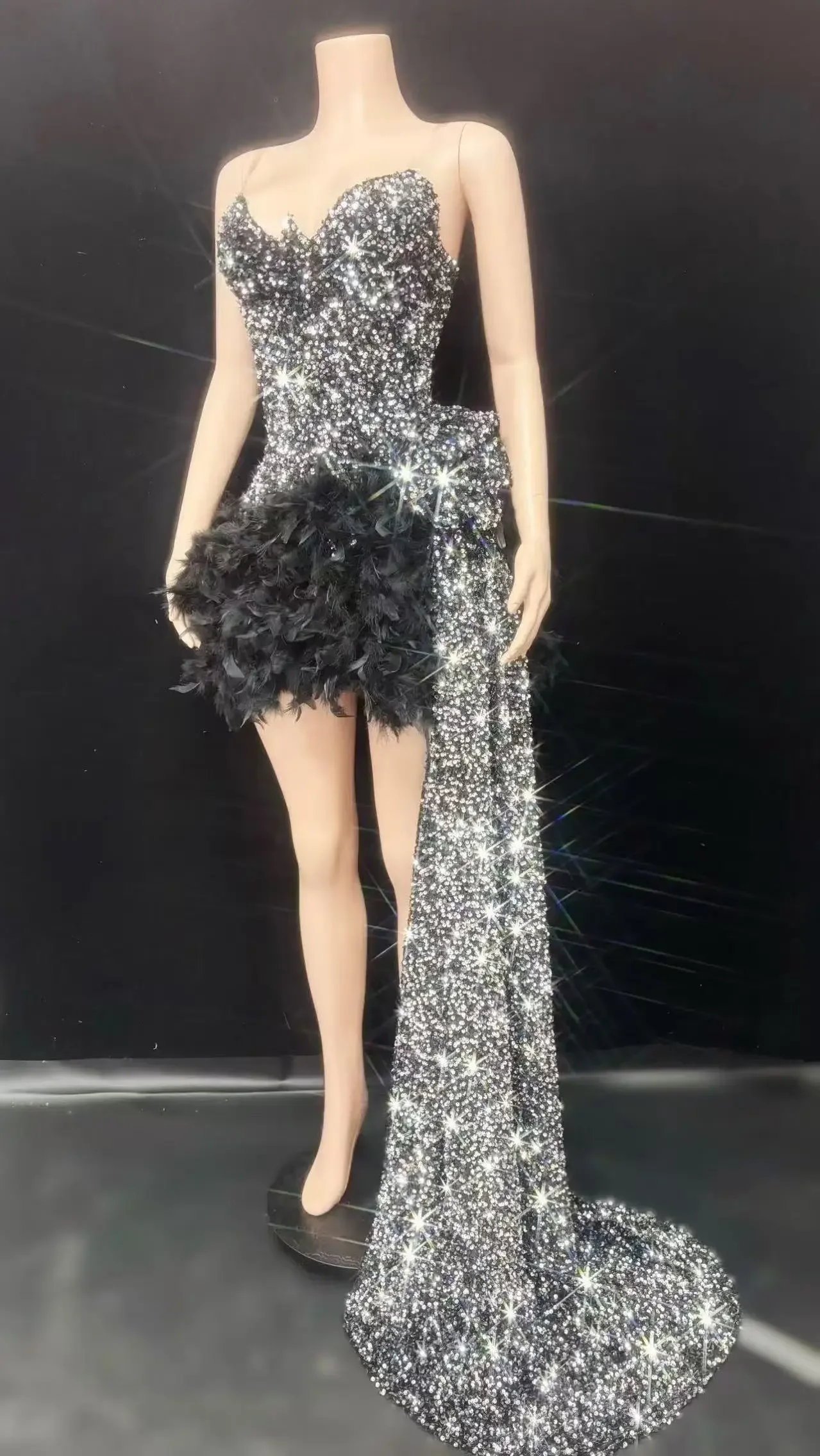 반짝이는 스팽글 볼 가운 럭셔리 깃털 꼬리 투투 생일 파티 사진 하이 엔드 드레스 호스트 성능 졸업 드레스