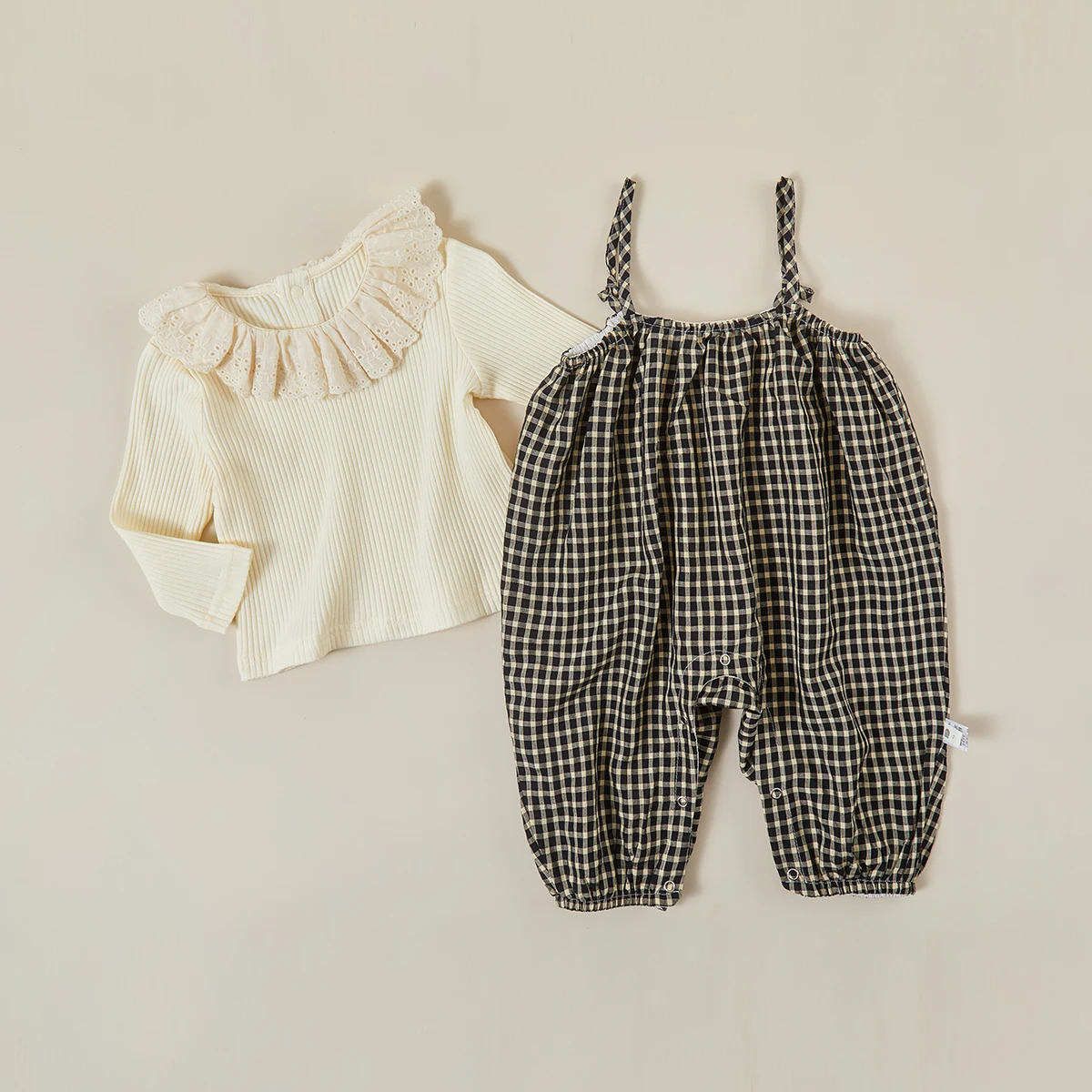 Spring plaid overalls for children, baby girls simple and comfortable long-sleeved two-piece infant clothing